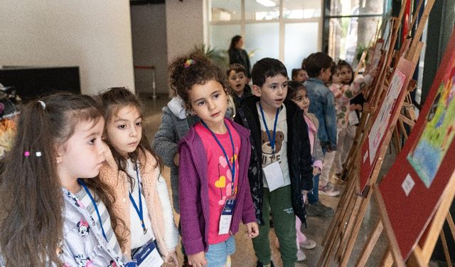 Sevginin en saf hali küçücük ellerde sergiye dönüştü