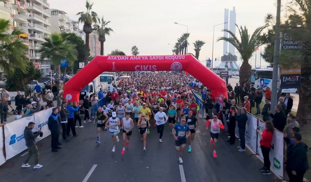 Karşıyaka'da Ata’dan Ana’ya saygı koşusu!