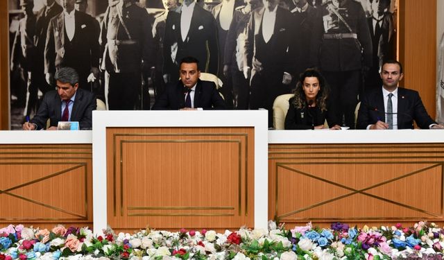 Başkan Yıldız’dan ‘Harmandalı’ yorumu: Siyasi kriz yaratmamak için gitmiyorum!