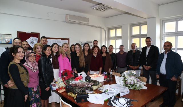 Çiğli Belediyesi’nden Öğretmenler Günü’nde anlamlı kutlama