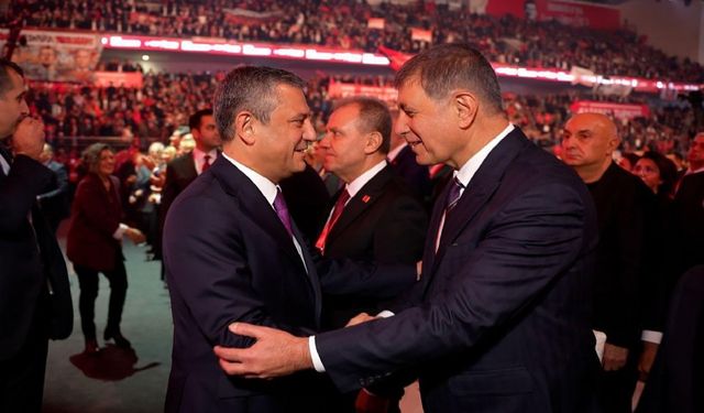 Başkan Tugay'dan Özel'e tebrik!