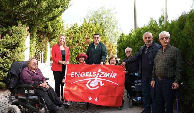 Çeşme Belediyesi Alaçatı Ek Hizmet Binası Kırmızı Bayrak Ödülü aldı