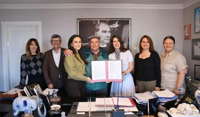 Hayriye Özen ve Vehbi Özen Çocuk Etkinlik Merkezi için imzalar atıldı