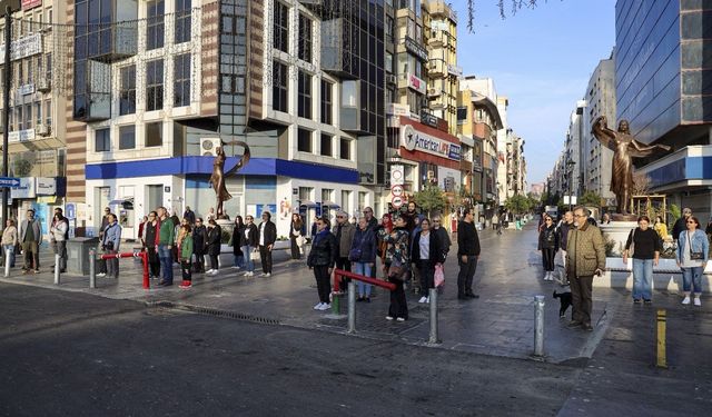 Karşıyakalılar “Ata’ya Saygı Zinciri” oluşturacak