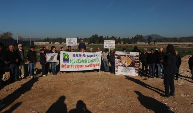 Ege Ekoloji Kervanı Efes’te: Tarihi kepçeye tepki!