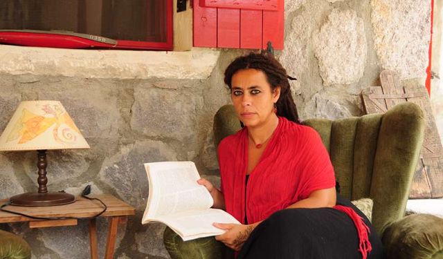 Mine Söğüt, Yaşayan Kütüphane Sohbetleri’ne konuk oluyor