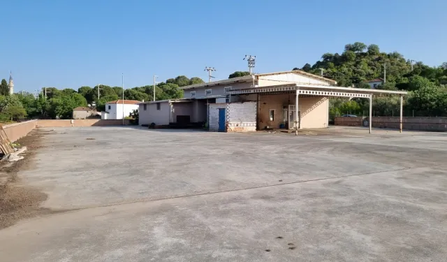 Makineleri boşaltmışlar… İçi boş fabrika icradan satılık!