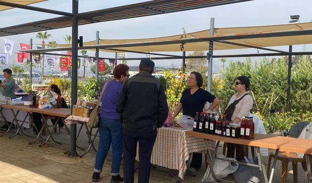 Efes Tarlası Yaşam Köyü’nde üretici pazarı