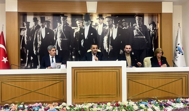 Belediye Meclisi'nde gündem çöp: "Çiğli'nin ayağa kalkma zamanı geldi"