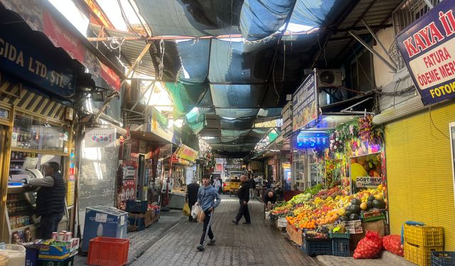 Takım elbiseliler Basmane'de... Tugay sonrası kabuk değişimi!