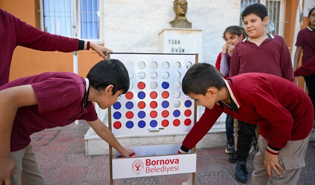 Bornova’da eğitime destek sürüyor