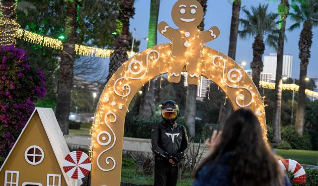 İzmir'i yeni yıl ruhu sardı!