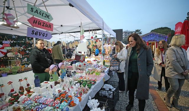 Karşıyaka Yeni Yıl Festivali coşkuyla devam ediyor
