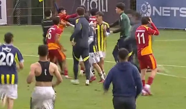 U19 derbisinde gergin final: Maç sonu yumruklar konuştu!