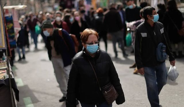 Salgın alarmı: İspanya maske ve evden çalışmaya dönüyor