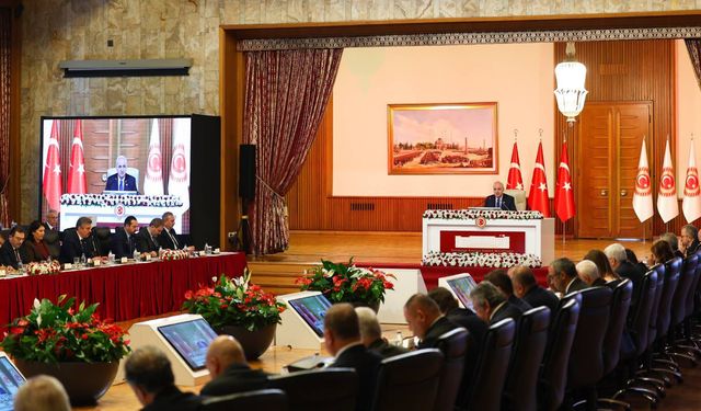 CHP, 'süreç komisyonu' raporunu Meclis'e sundu