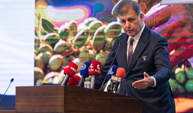 Başkan Tugay rakam verdi, DSİ'yi eleştirdi: 360 bin kaçak kuyuya göz yumuluyor!