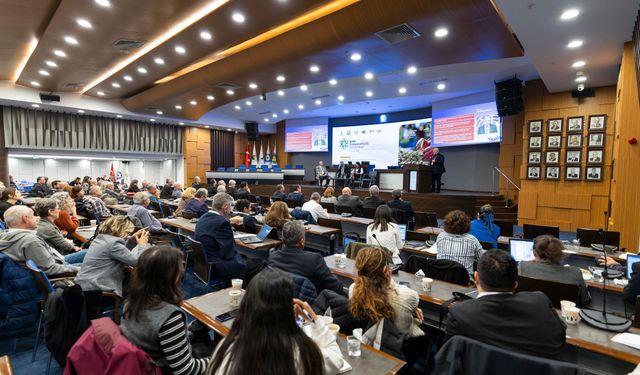 İzmir’de kooperatifçiliğe mercek tutuldu