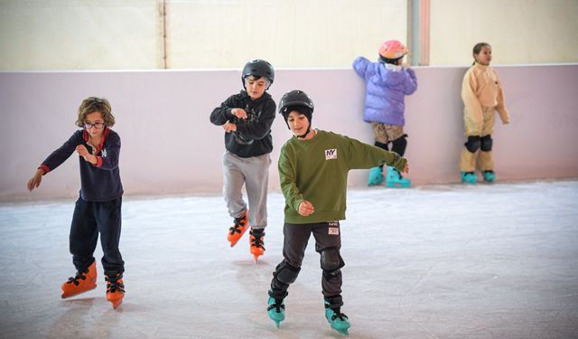 İzmir'de yeni yıl coşkusu pistlerde