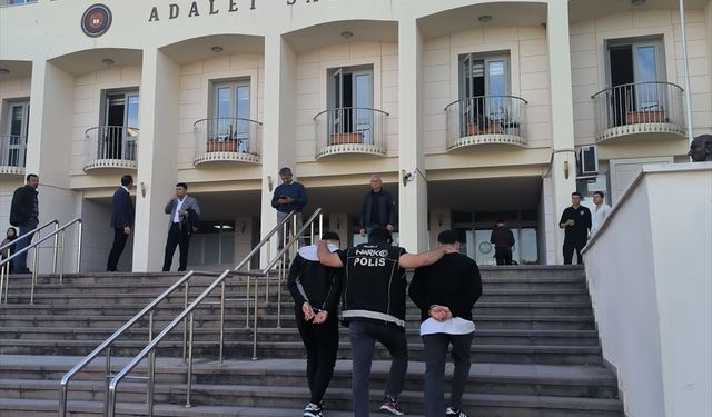 Zehir tacirlerine baskın: 10 tutuklama!