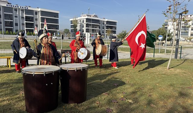 İzmir'de engellilerden oluşan mehter takımı konser verdi