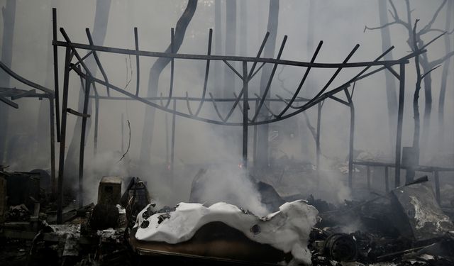 Kamp alanında yangın: 50 karavan küle döndü!