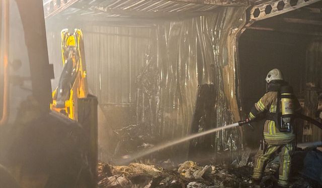 Alevler fabrikayı kül etti!