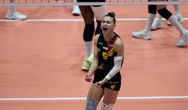 Göztepe'nin Sultanları evinde yıkıldı