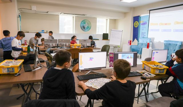 Geleceğin yazılımcıları Buca’da yetişiyor