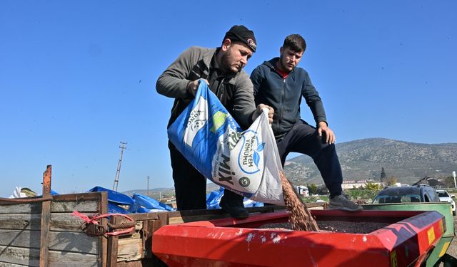 Büyükşehir’in tohumları Sarıçalı Mahallesi’nin merasını yeşertecek