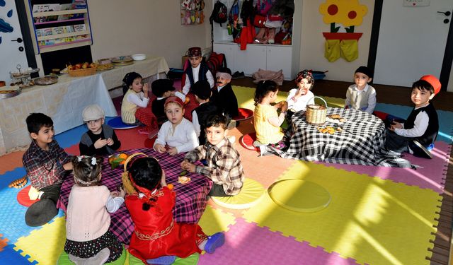 Bornovalı minikler Yerli Malı Haftası’nı coşkuyla kutladı