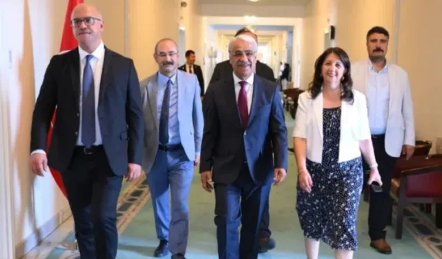 DEM İmralı heyetinden görüşme trafiği