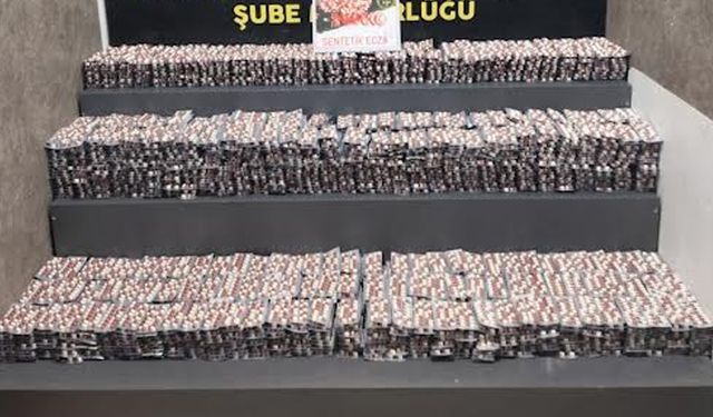 İzmir'de zehir evine baskın: 55 bin 552 hap ele geçirildi