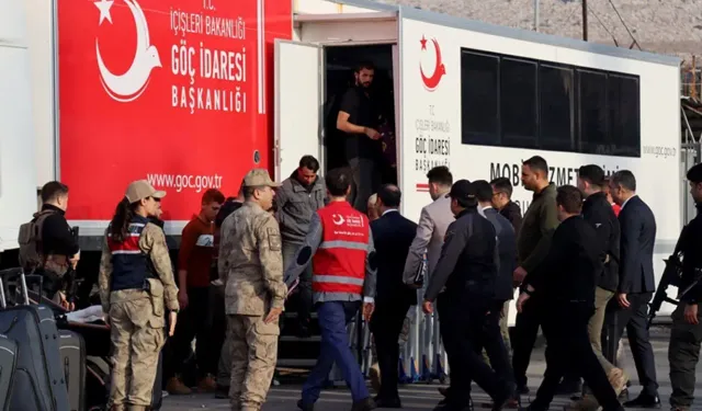 Türkiye'den geri dönüş için kritik karar: 2 milyondan fazla Suriyeliyi ilgilendiriyor