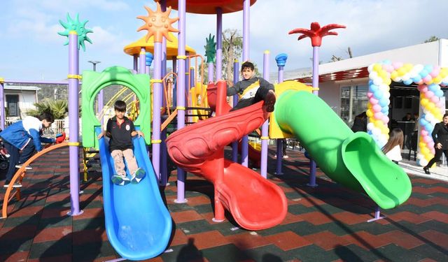 Uğur Mumcu Parkı Çiğli’de hizmete açıldı