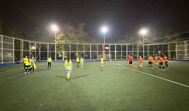 Kadın futbolunda dostluk buluşması