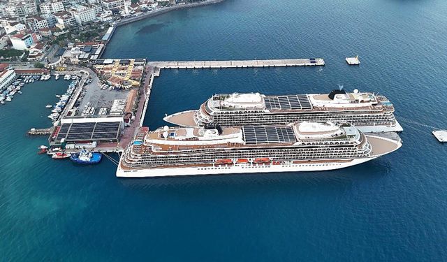 Kuşadası'na kurvaziyerle turist akını