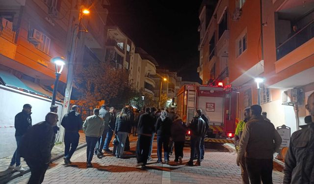 Manisa'da 2 binada çatlaklar meydana geldi: 15 tahliye!