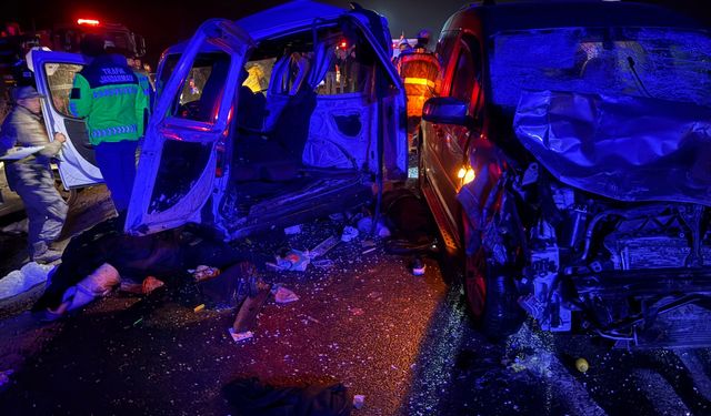 Katliam gibi kaza: 3 kişi can verdi!