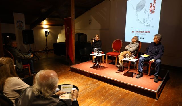 Mizah Nefes Aldırır: 9. İzmir Mizah Festivali panellerle devam etti