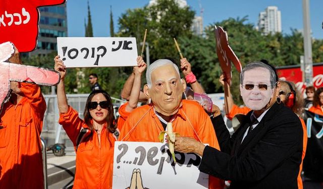 Netanyahu İsrail'de protesto edildi