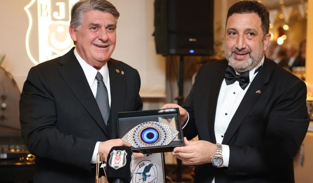 Serdal Adalı İzmir'de Beşiktaşlılarla buluştu