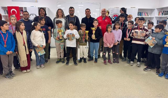 Seferihisar Yeni Yıl Satranç Turnuvası sona erdi