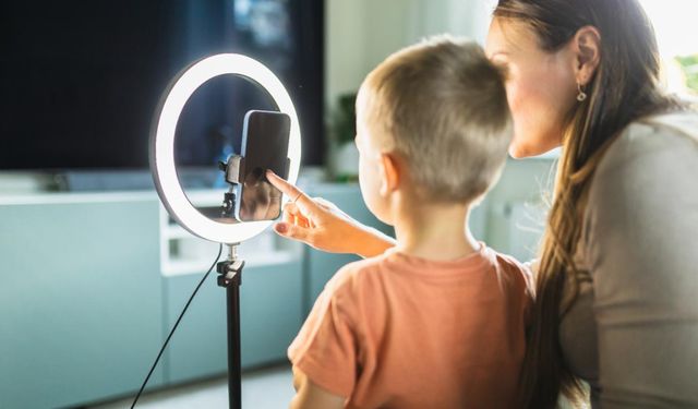 Avustralya'da yetişkinler sosyal medya yasağını destekliyor