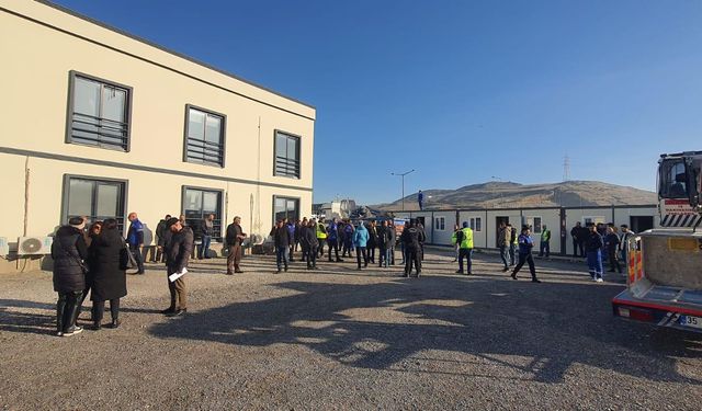 Kooperatif şantiyesinde 'devir' gerilimi... Zabıta ile mağdurlar karşı karşıya!