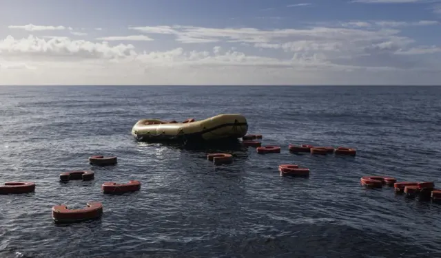 Akdeniz'de göçmen teknesi battı: En az 50 ölü