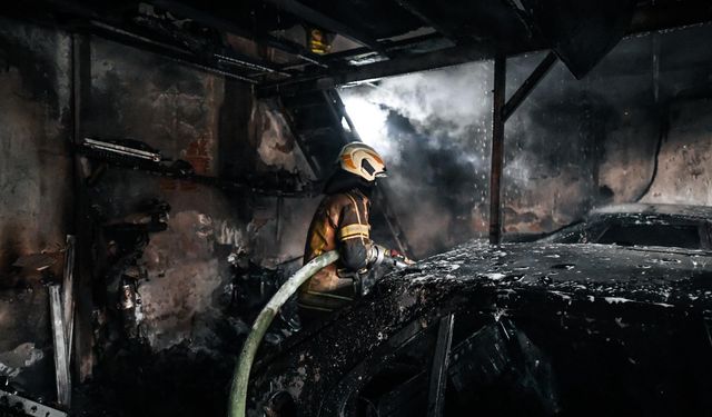 Buca’da depo yangını kısa sürede söndürüldü