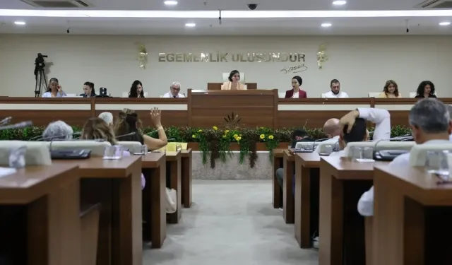 Karabağlar’da 'denetim komisyonu' krizi: CHP bölündü, Cumhur İttifakı birinci çıktı!