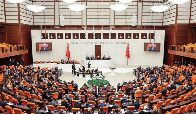 En düşük emekli aylığına artışı içeren teklif Meclis'te