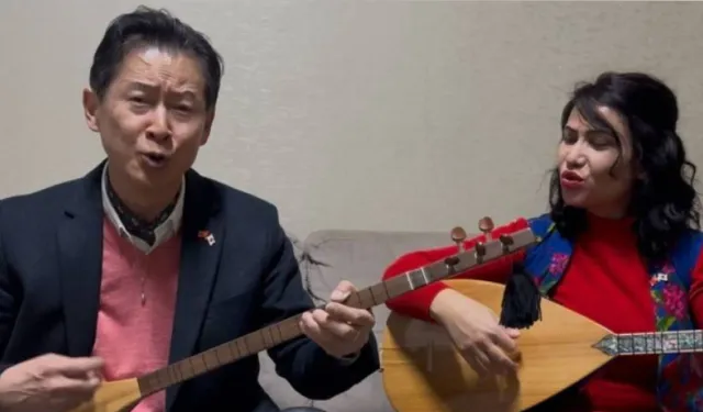 Japon sanatçıdan bağlama tutkusu